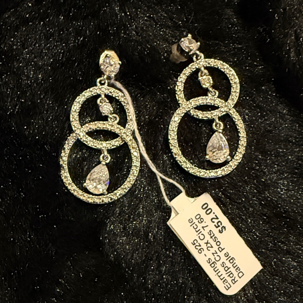 Elegant Sterling Silver 925 with pear shaped CZ Drop Earrings